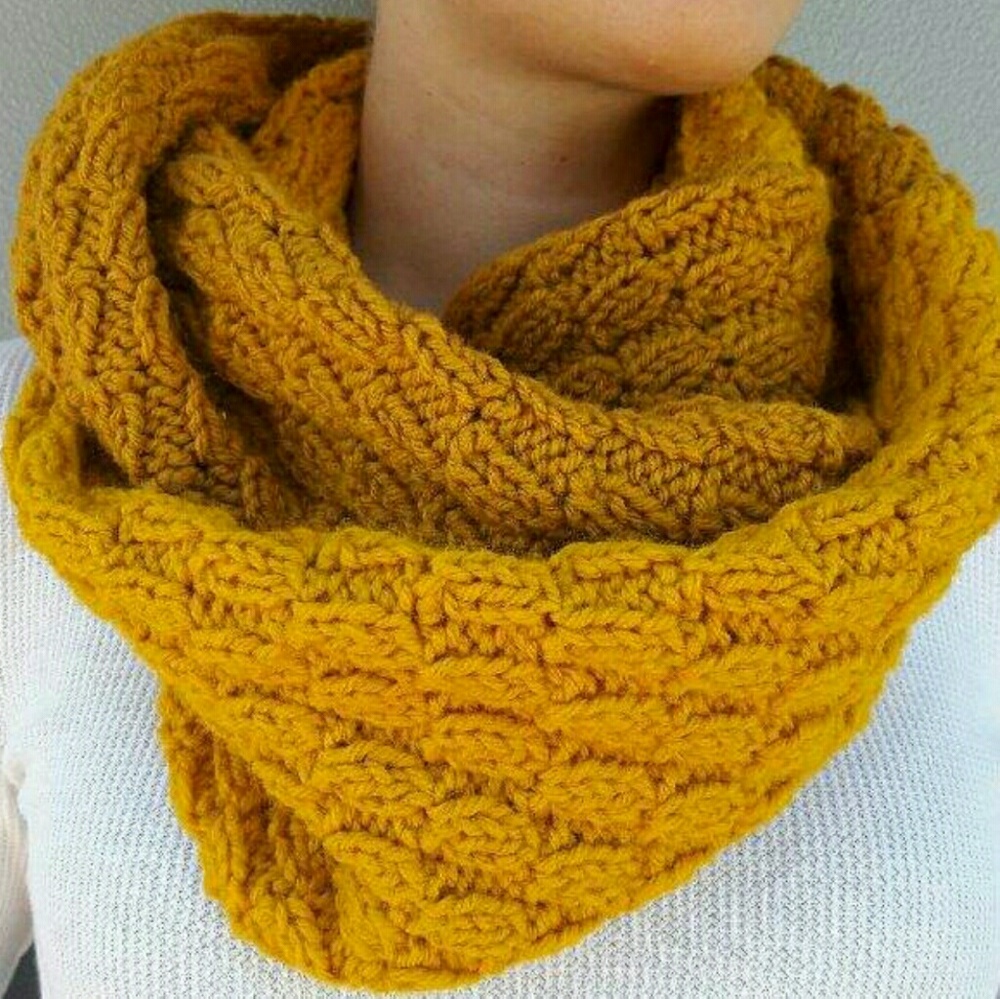 Special Christmas Gift Handmade Infinity Scarf